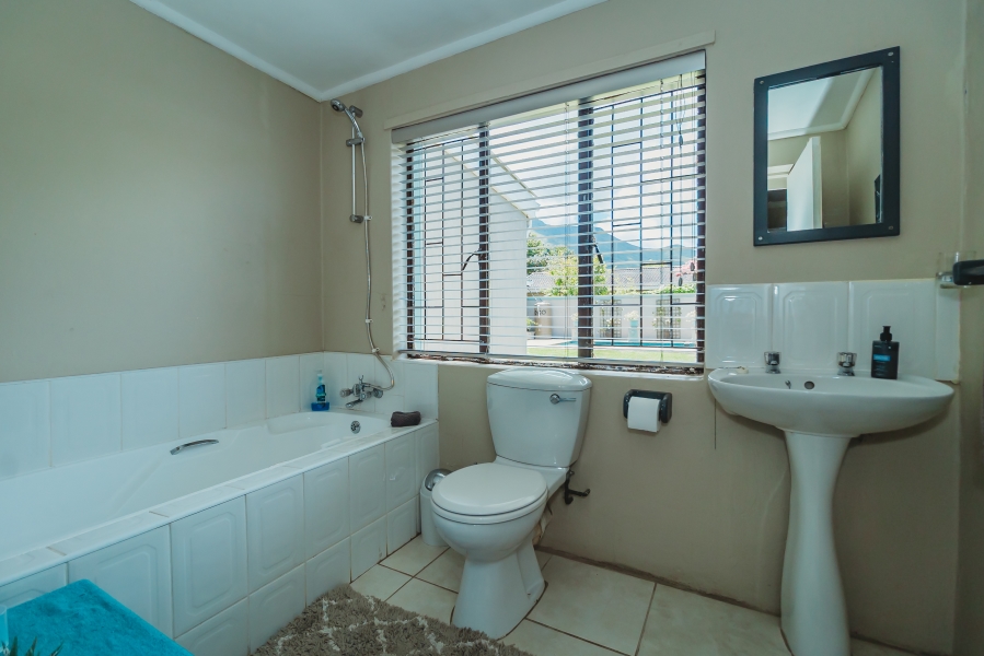 4 Bedroom Property for Sale in Fernridge Western Cape